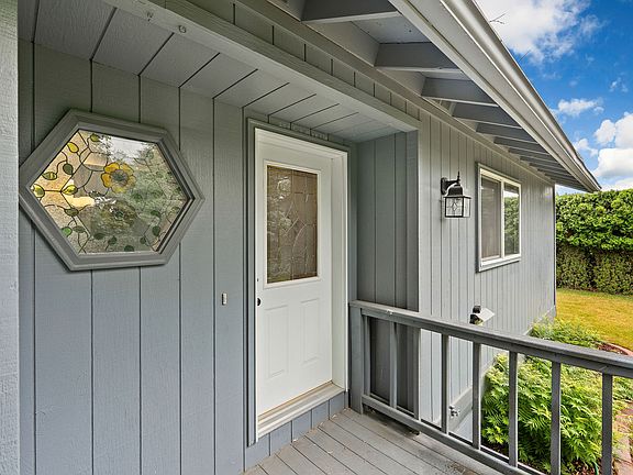 3rd image of 118 Ridgeview Dr