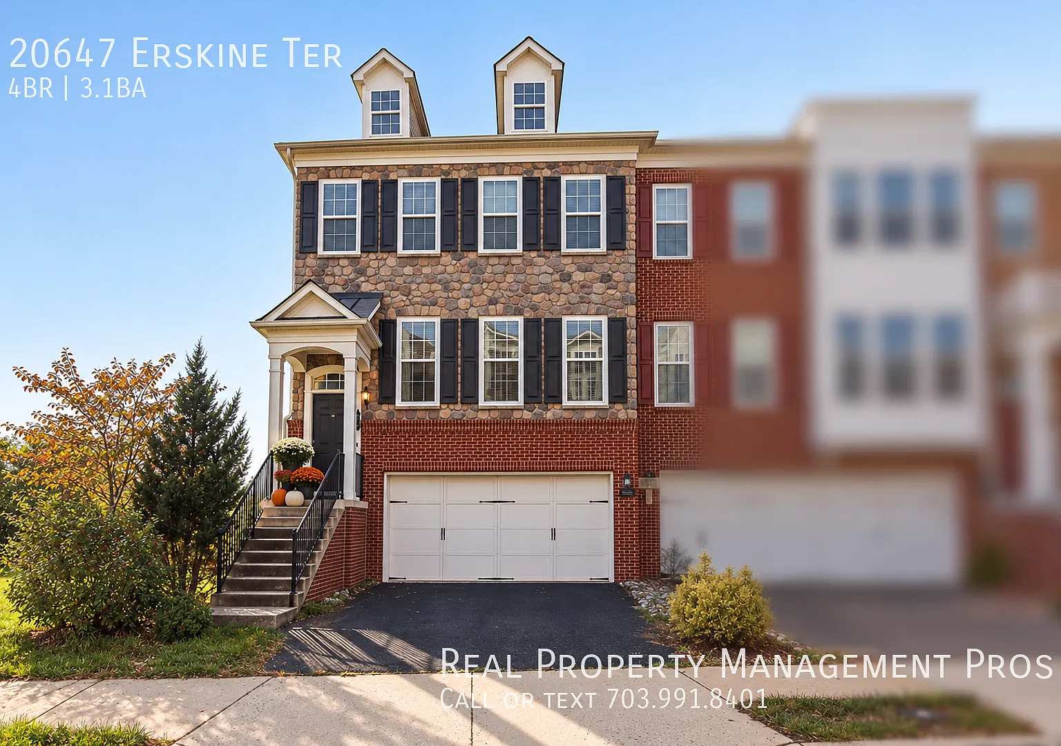 Sunny 4BR End-Unit Townhome! Nearly 3,000 Sq Ft, Huge Deck, Mountain Views & Community Pool! — Photo 1