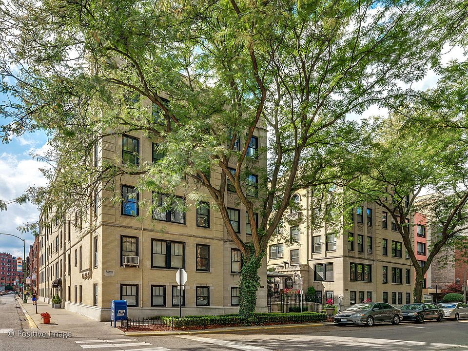 1st image of 3608 N Pine Grove Ave APT 1M