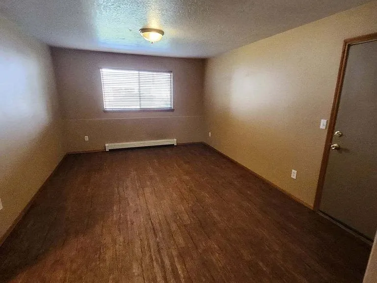 2409 Leo Ave — Photo 5