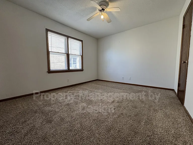 1033 5th St #6 — Photo 11