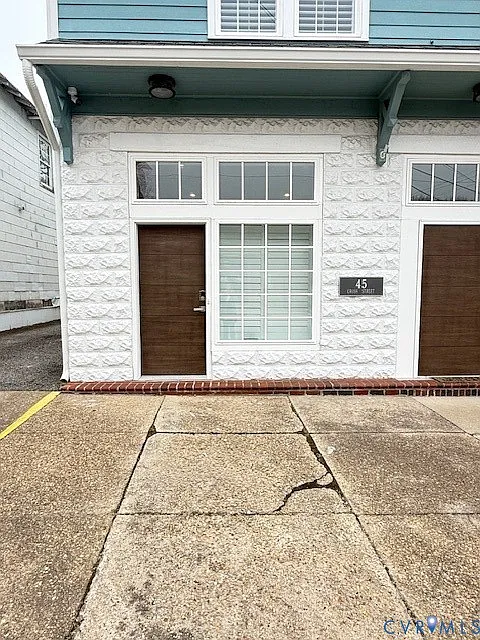 2 bed, 2.0 bath, 1517 sqft, $2,400 — Photo 2