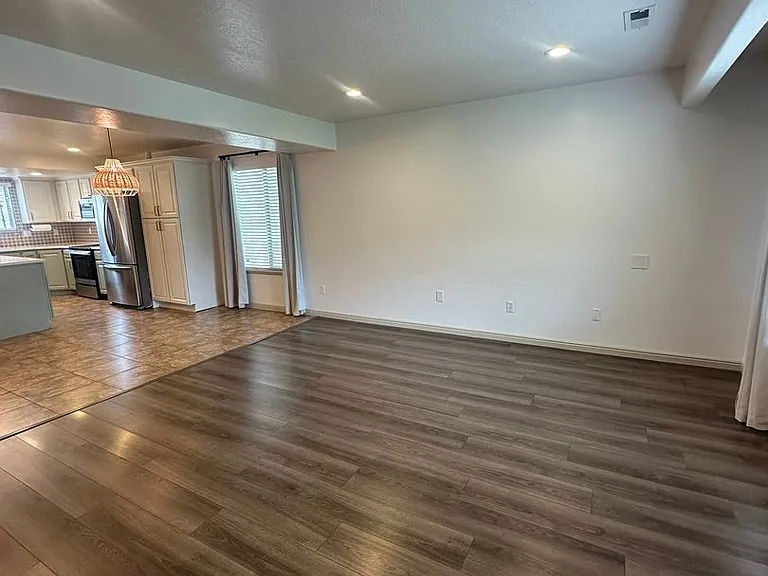 1584 E Sandalwood Dr — Photo 7