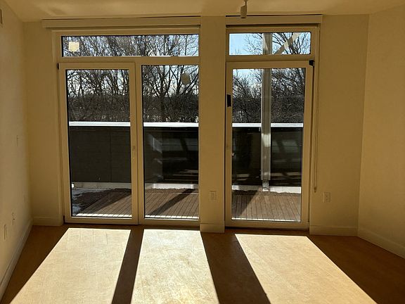 5th image of 605 Concord Ave #505