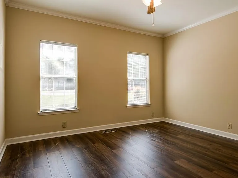 1215 Carriage Park Dr — Photo 12