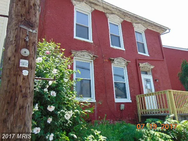 137 N Church St photo 1