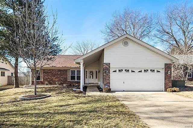 1159 Hollyberry Dr photo 1