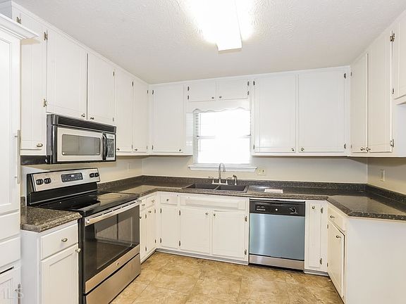 5th image of 3514 Sandra Dr