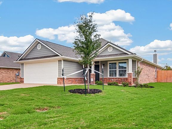 2nd image of 745 Heston Cir