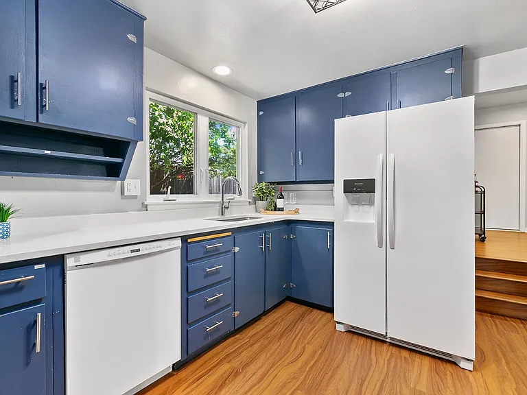 726 Eastdale Dr — Photo 12