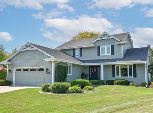 W155N7481 Pebble Ct, Menomonee Falls, WI 53051