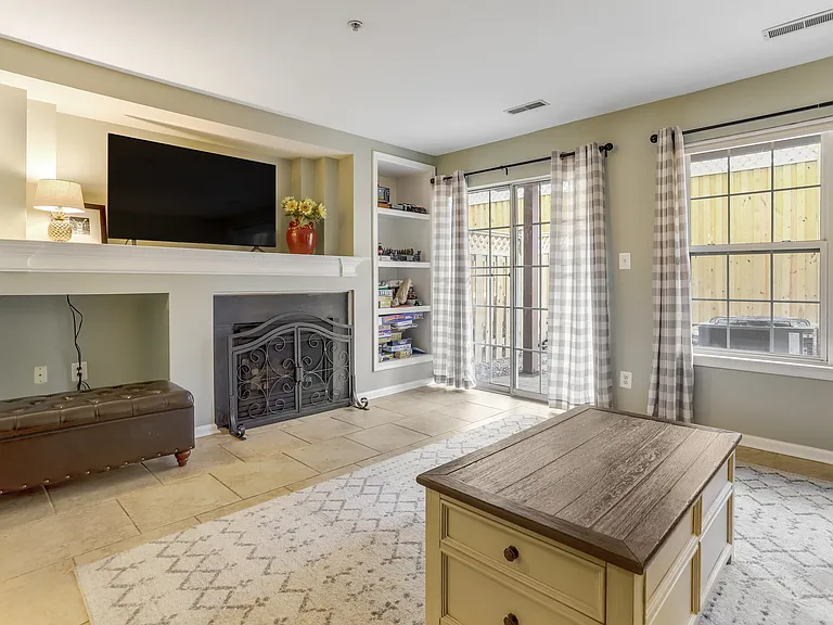 141 Martin Ln — Photo 48