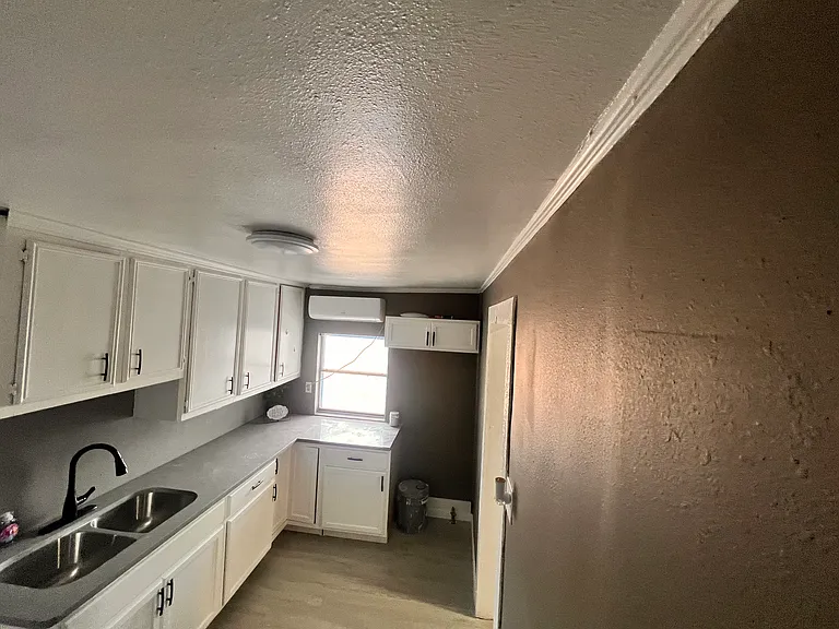 1012 Hancock Ave — Photo 6