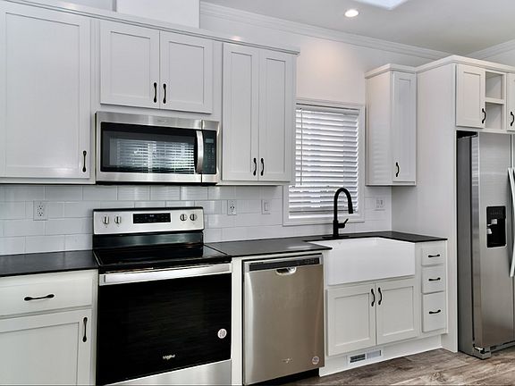 2nd image of 2875 California St #2877