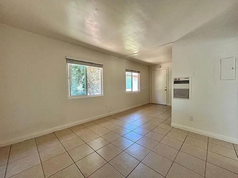 114 - Robert Hammond (Santa Paula) — Photo 9