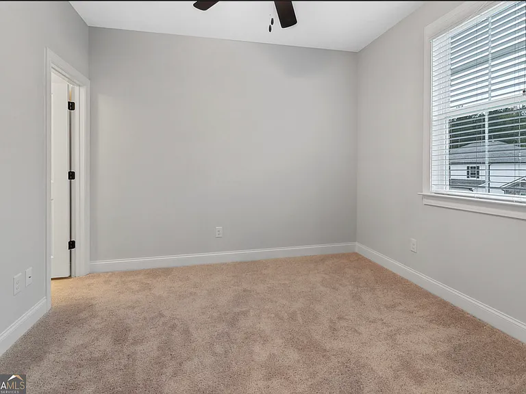 127 Vivian Ln — Photo 31
