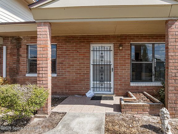 2nd image of 825 Mallard Rd