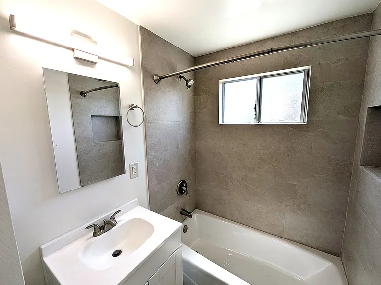 2215 W 182nd St #A — Photo 7