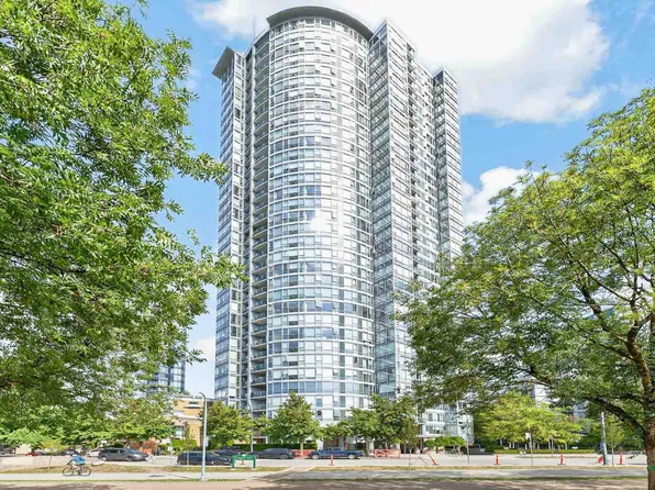 1033 Marinaside Cres #3607, Vancouver, BC V6Z 3A3