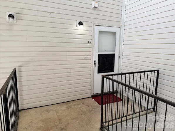 9123 Spyglass Pl APT I, Charlotte, NC 28214
