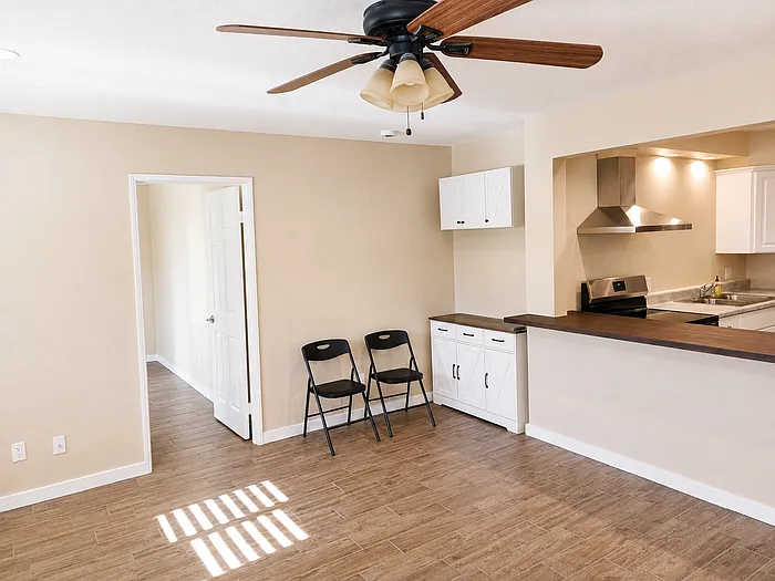 2885 Coral St #2 — Photo 4