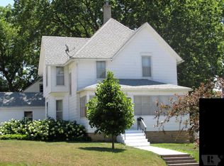 304 S Main St, Denison, IA 51442