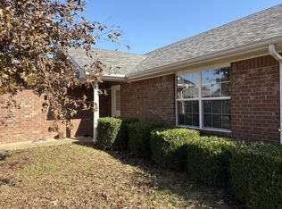 1423 Crape Myrtle Dr, Clarksville, AR 72830