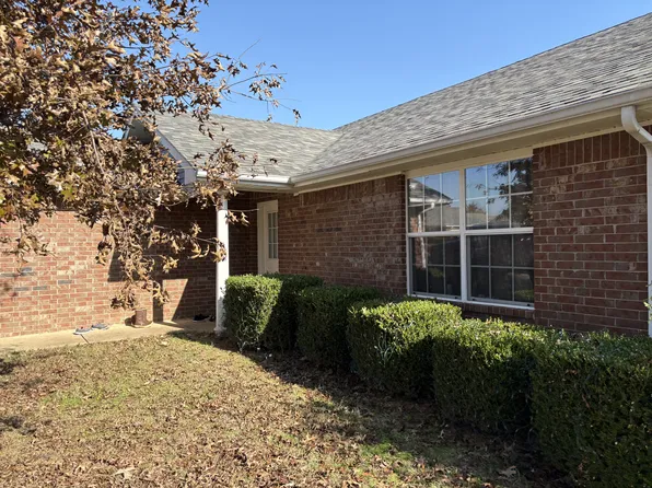 1423 Crape Myrtle Dr, Clarksville, AR 72830