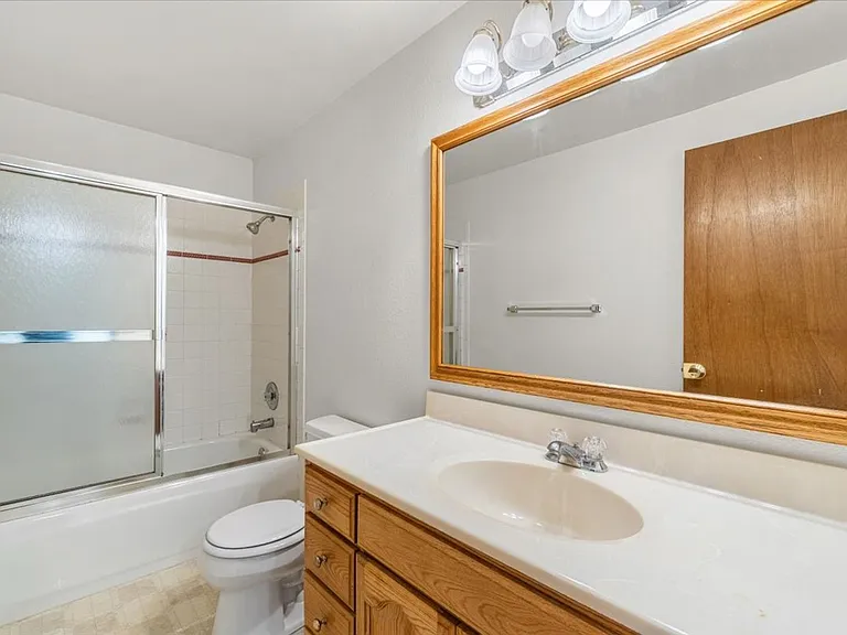 4564 Valley West Blvd — Photo 10
