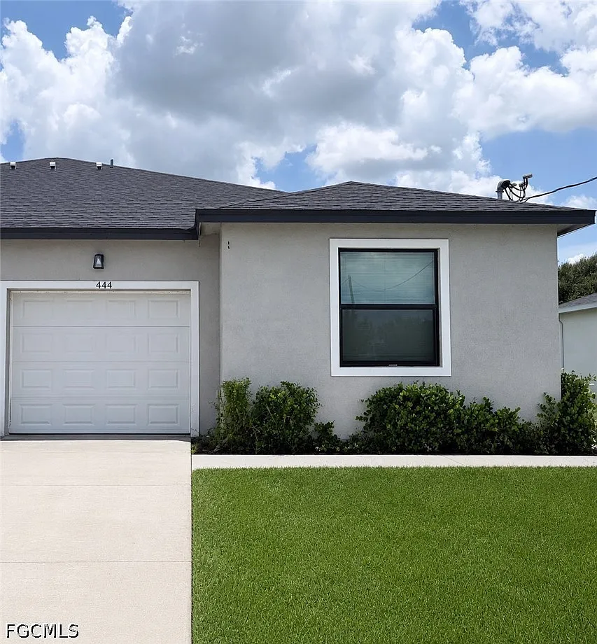 2 bed, 2.0 bath, 2336 sqft, $1,550 — Photo 1