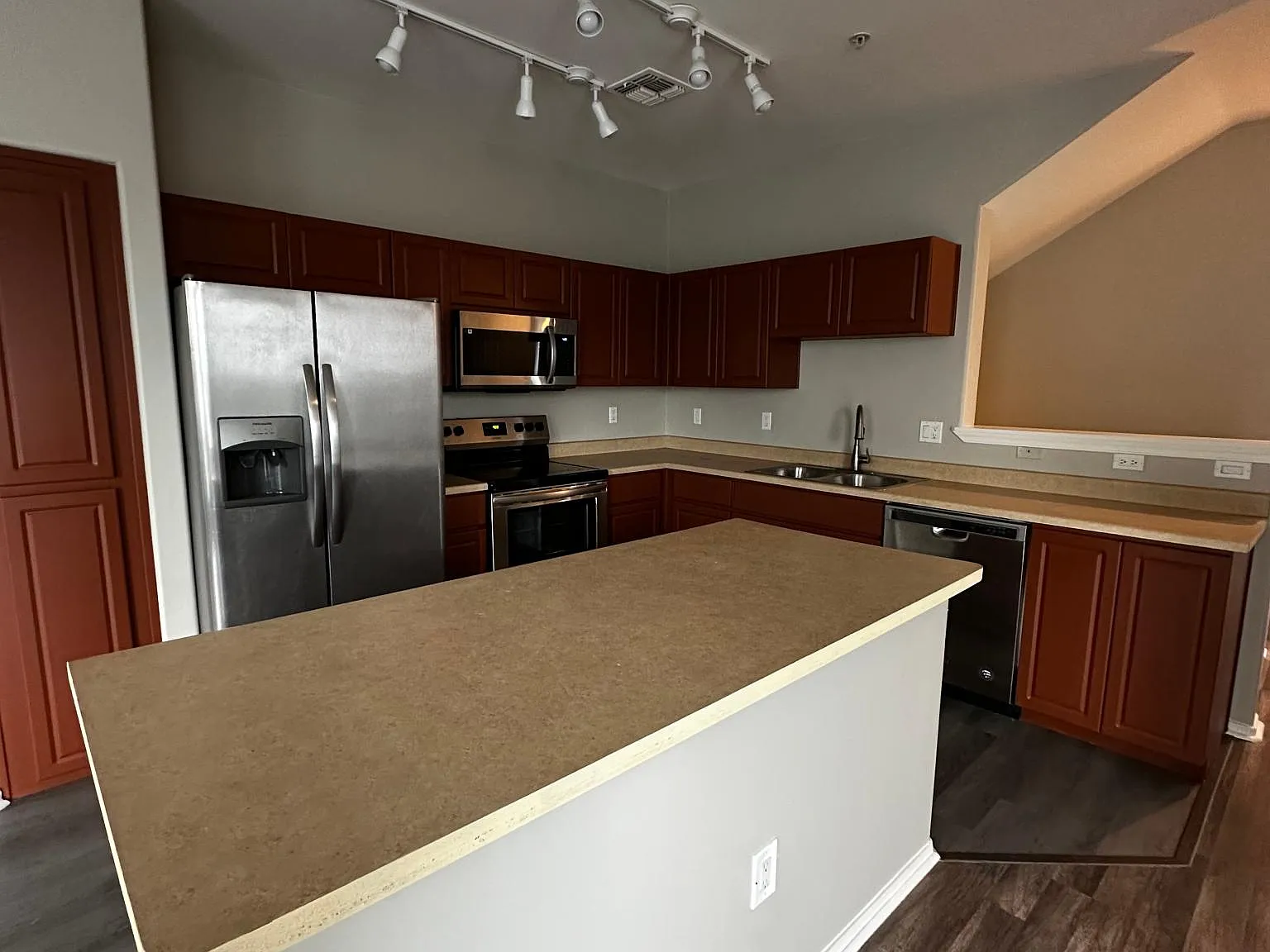 2 bed, 1326 sqft, $1,475 — Photo 1