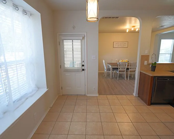 740 Fountain Gate — Photo 26