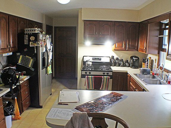 3rd image of 520 Highland Dr