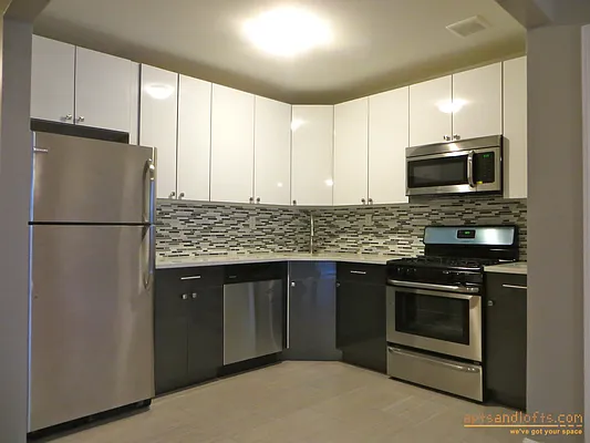 Rented by aptsandlofts.com | media 1