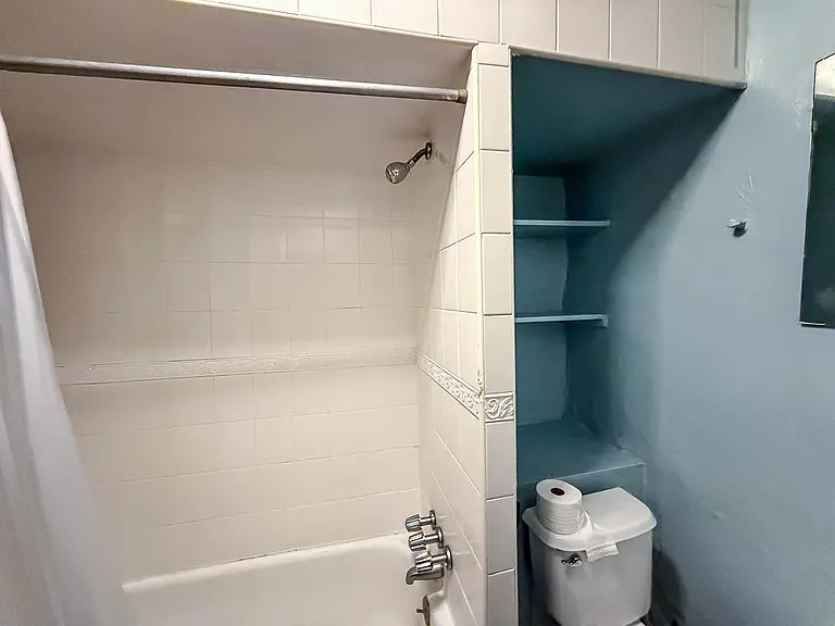 164 Griffith St #2 — Photo 7