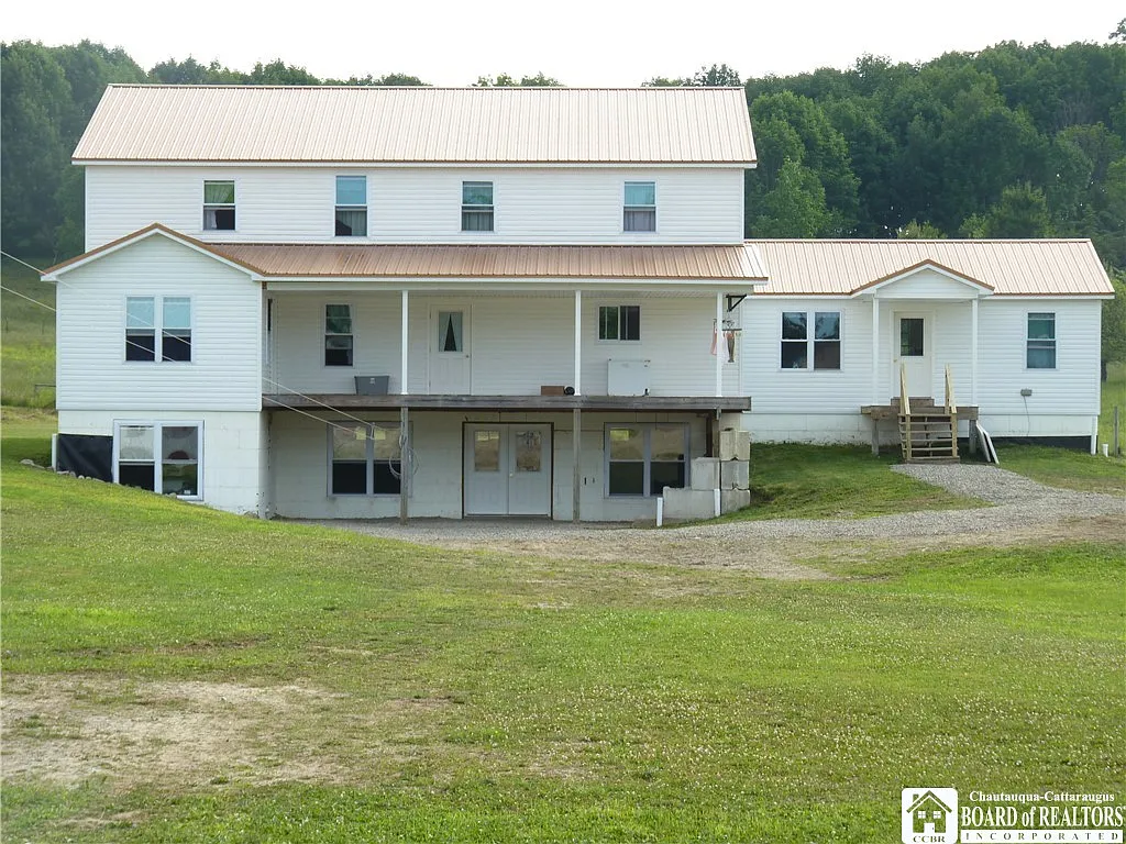 154 Kipp St photo 1