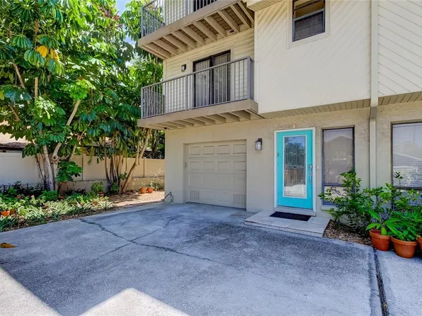 135 92nd Ave APT 5, Treasure Island, FL 33706