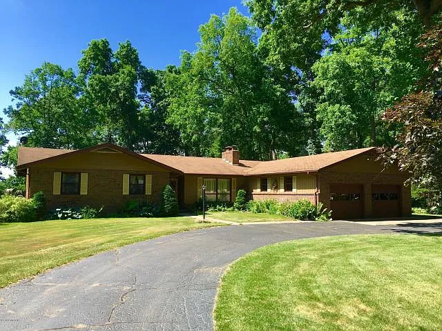 26071 Helen Rd photo 1