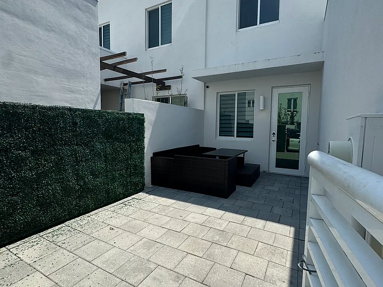 6472 NW 103rd Pl — Photo 15