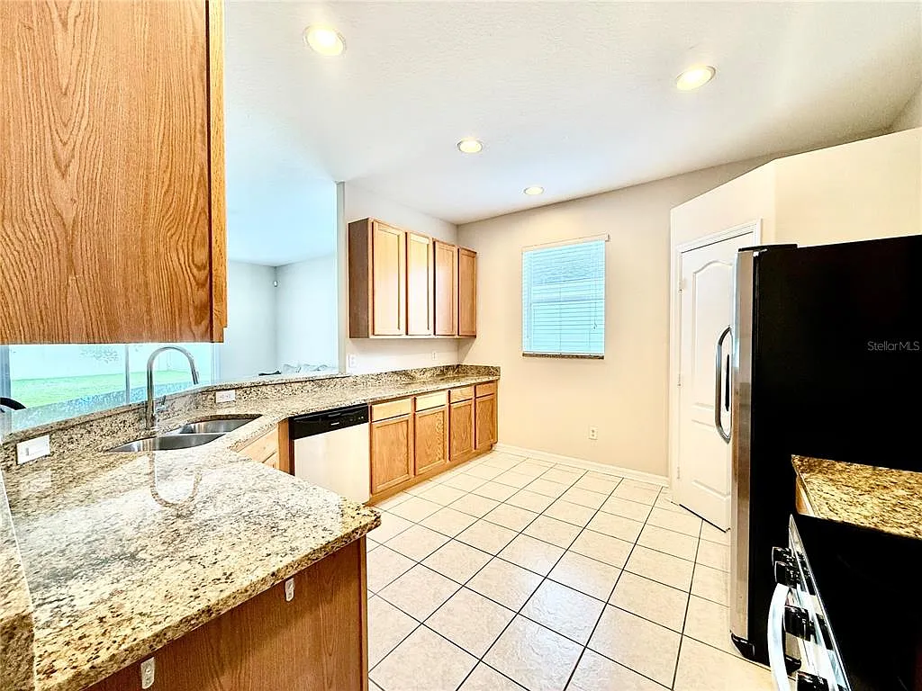 2 bed, 2.0 bath, 1622 sqft, $2,500 — Photo 3