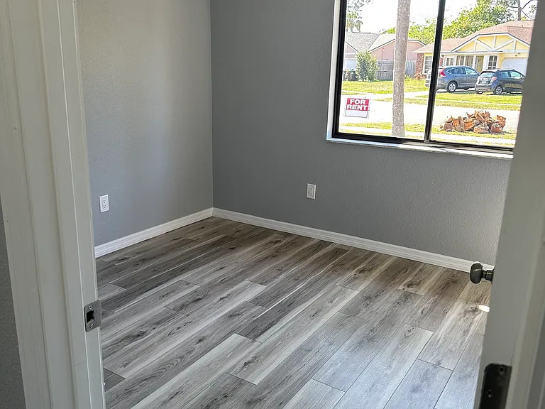 1674 Arcot Cir NE — Photo 8