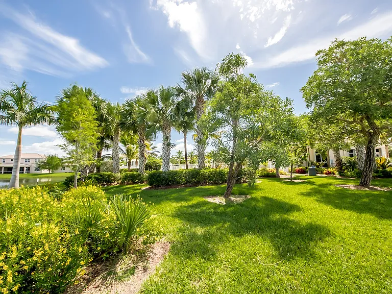 Blue Cypress Lake Ct — Photo 89