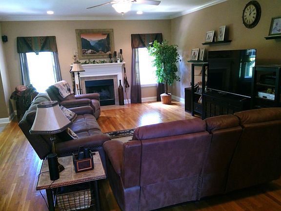 5th image of 1015 Ashcroft Way