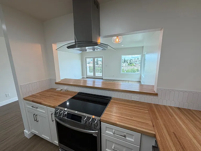 3 Bed 2 Bath Apartment, New Construction In Cleveland Heights (With Garage) — Photo 5