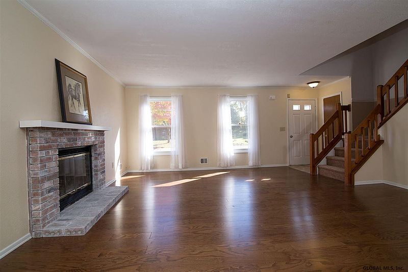 2nd image of 634 TOP RIDGE Drive