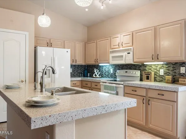 11542 W SANDSNAKE Court, Surprise, AZ 85378