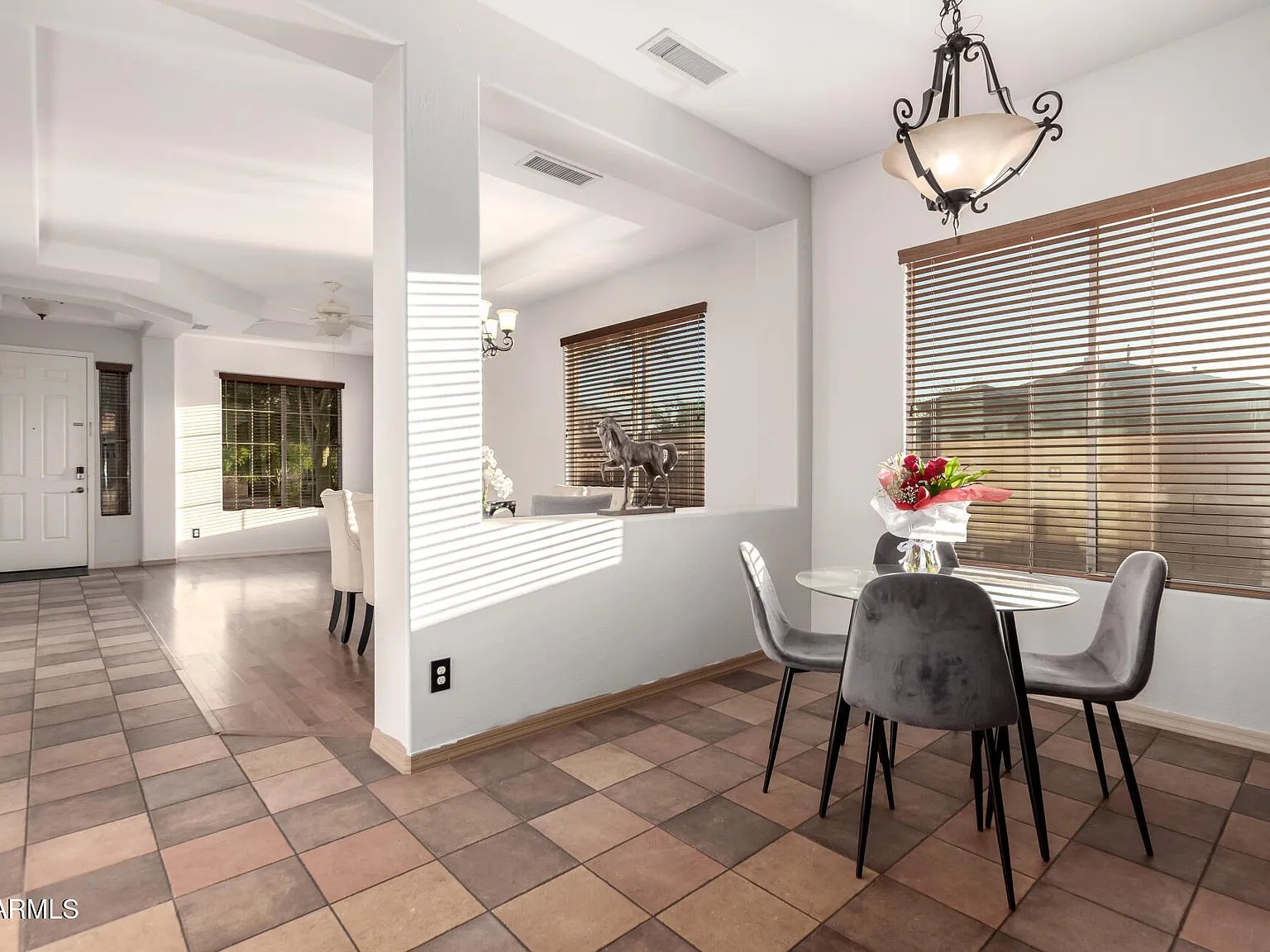4 bed, 2.0 bath, 2423 sqft, $3,500 — Photo 3