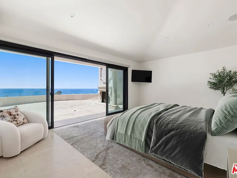 22435 Pacific Coast Hwy — Photo 15