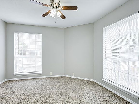 2nd image of 117 Highland Park Ct