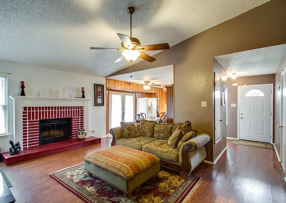 1st image of 4225 Meadow Park Dr